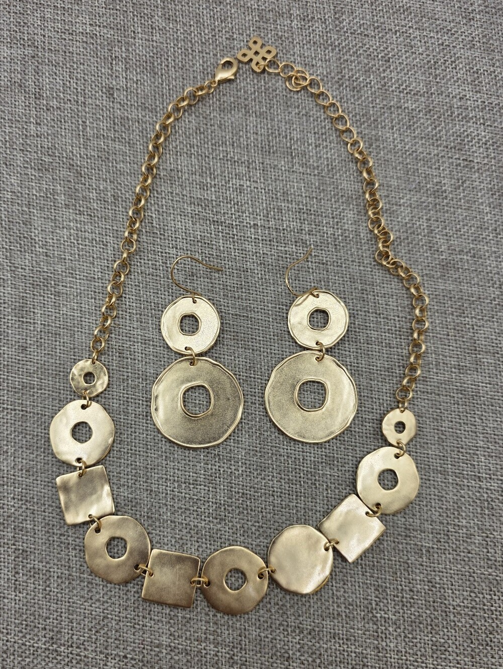 Gold-Tone Hammered Disc Necklace & Drop Earrings Set